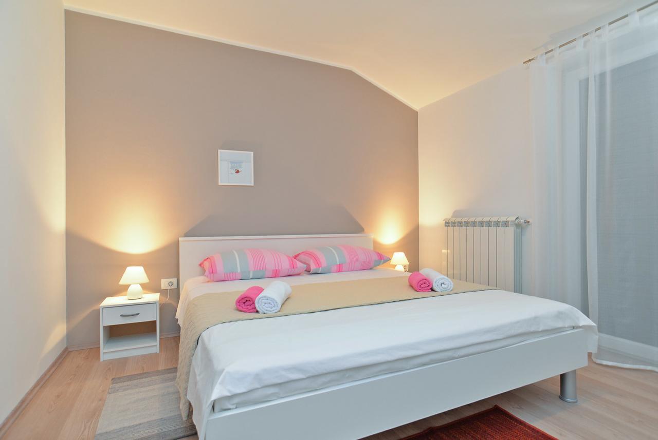 Apartments Olivera 1726 Pula Buitenkant foto