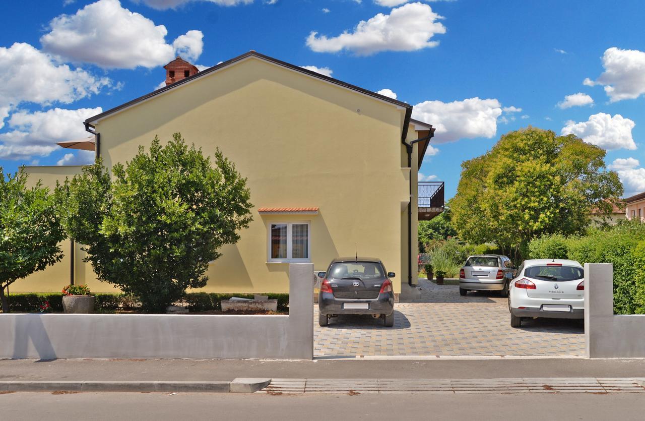 Apartments Olivera 1726 Pula Buitenkant foto