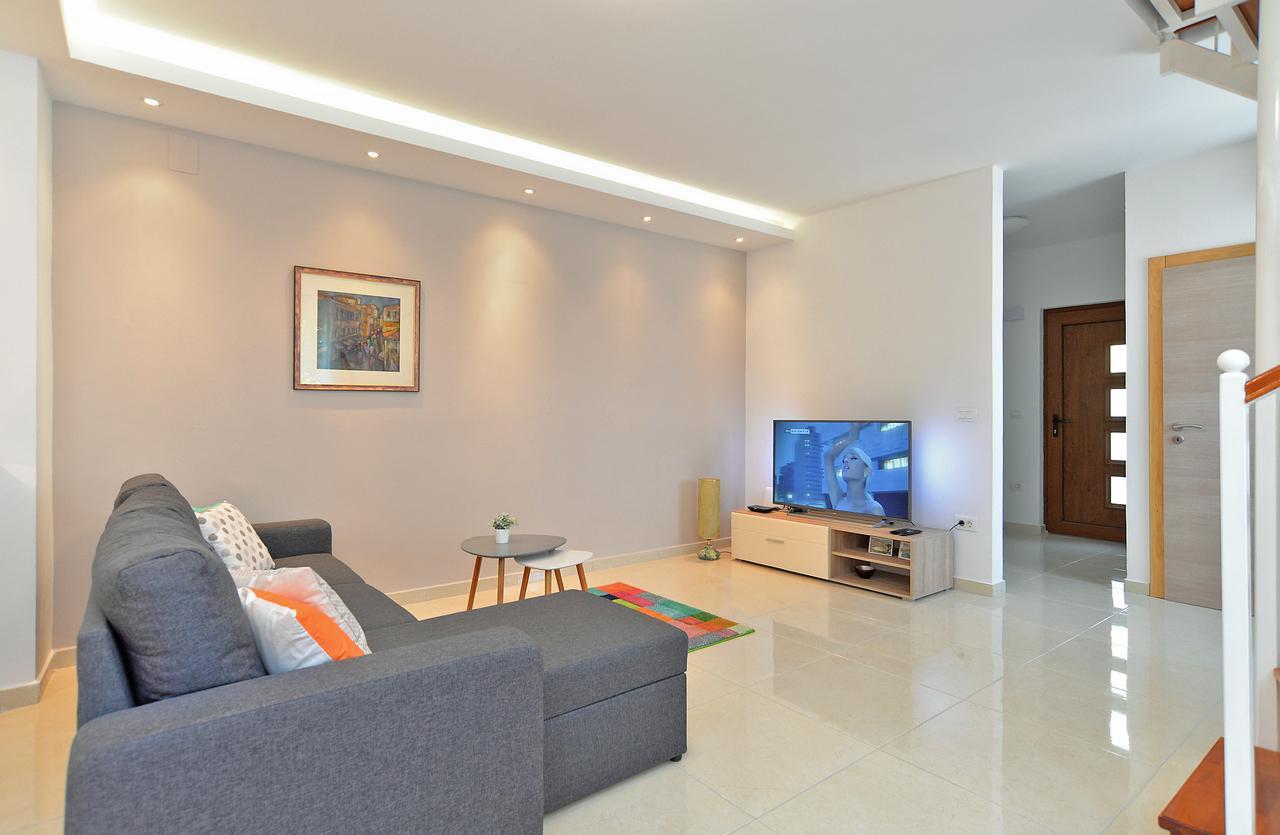 Apartments Olivera 1726 Pula Buitenkant foto